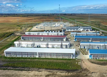 ai-power-expanding-data-center-capacity-2161394212-thumb-1536x1536